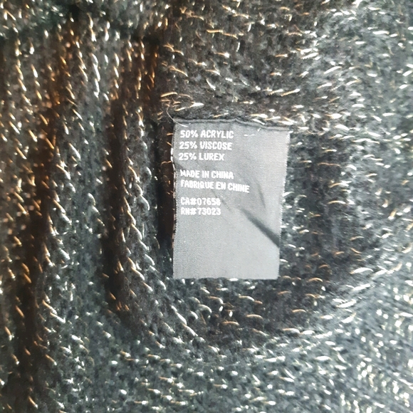 Black and Gold Knit Sweater in M/L - Picture 8 of 8